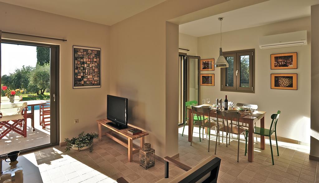 Elaia Villas Minia Room photo