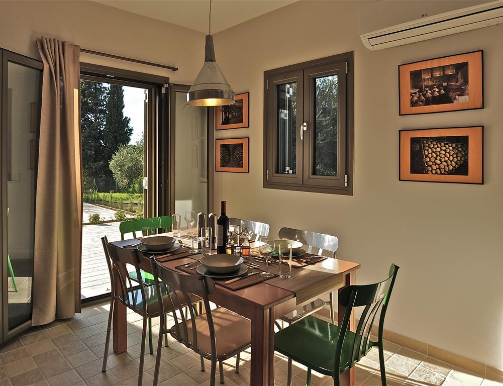 Elaia Villas Minia Room photo