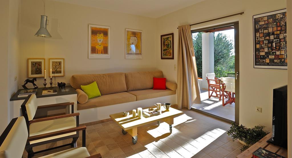 Elaia Villas Minia Room photo